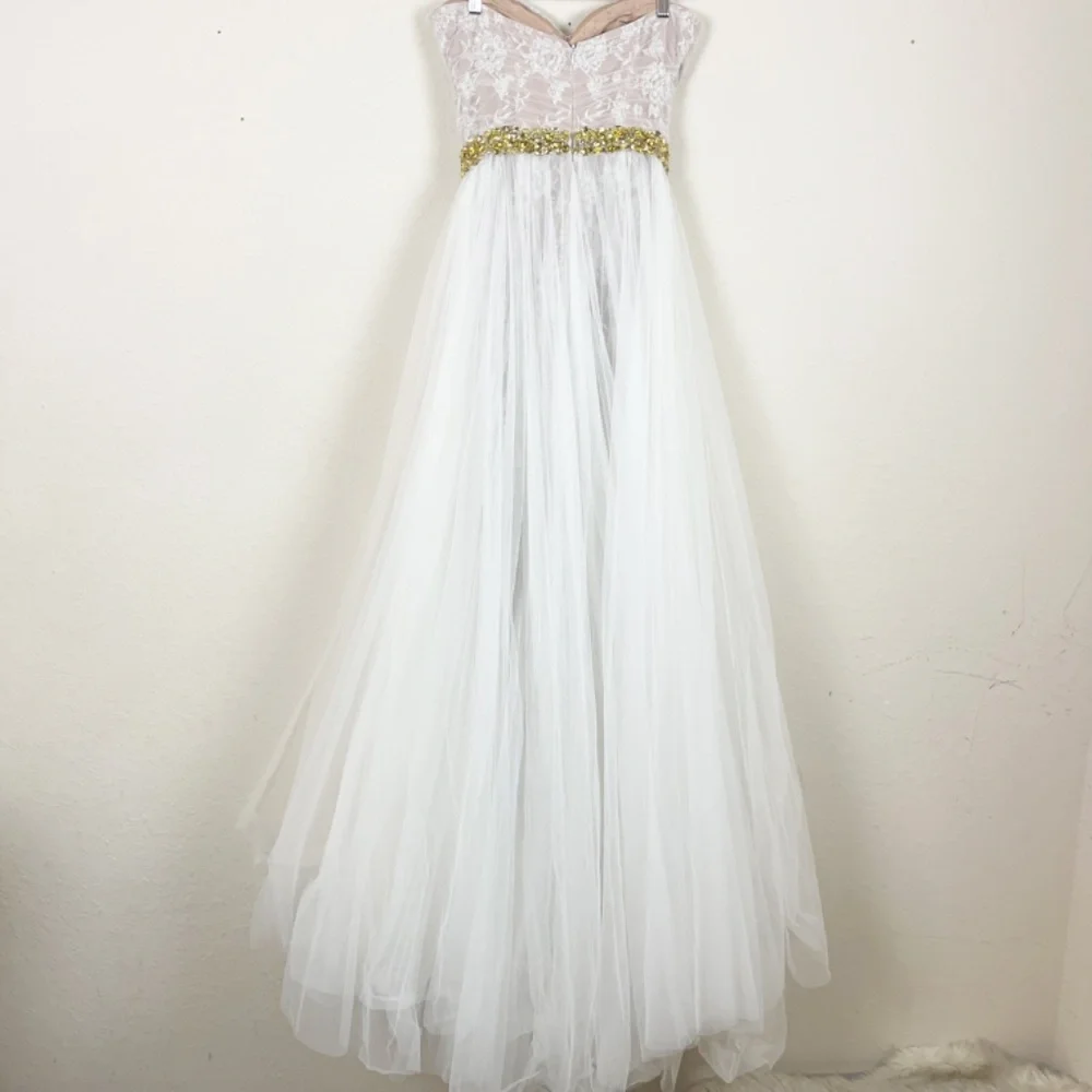Sherri Hill White Lace Strapless Gown Size 4 - Picture 7 of 7